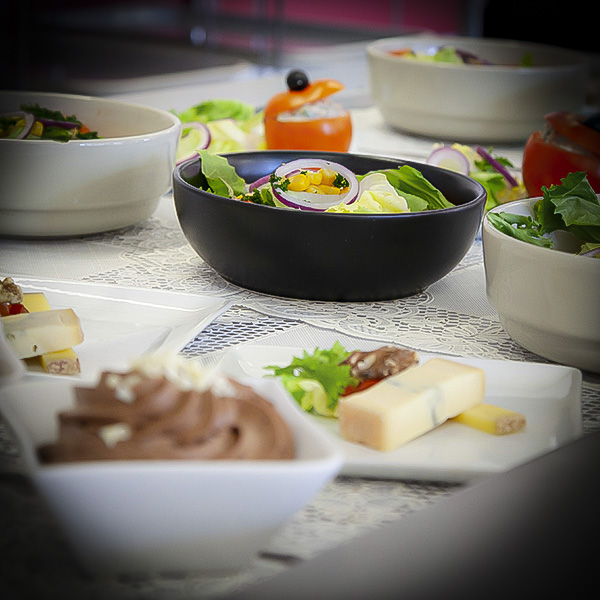 Image du buffet du restaurant Les Cuisines du haut à Saint-Claude dans le Jura.