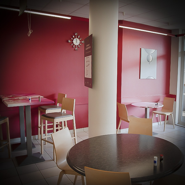 Image de la salle du restaurant Les Cuisines du haut situé à Saint-Claude dans le Haut-Jura.